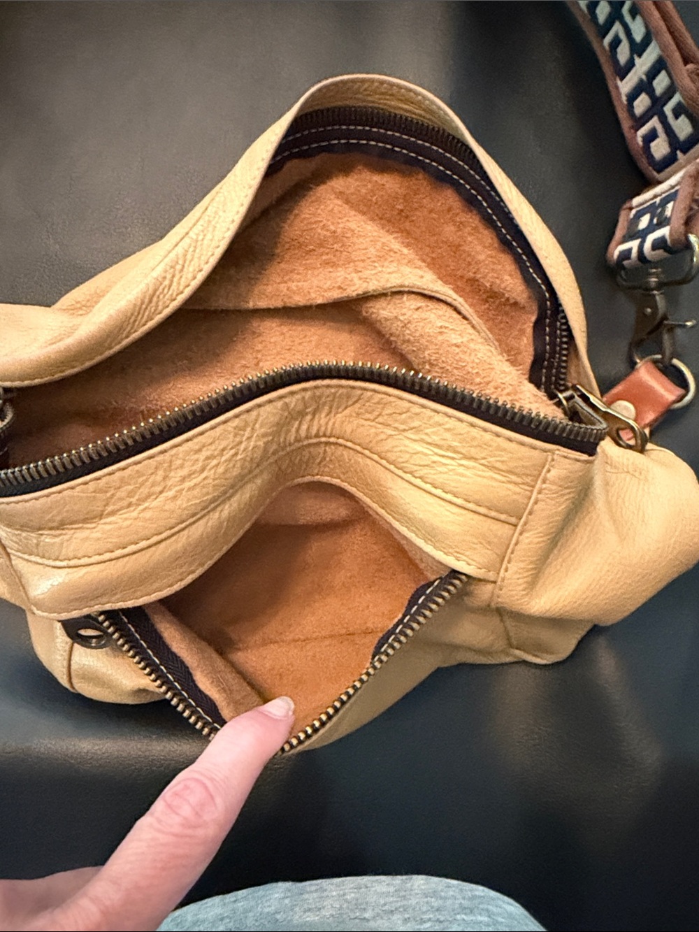 Parker Thatch Cross Your Heart Sling in Butterscotch & Modernist strap - Picture 5 of 7